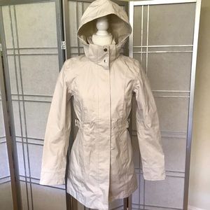 Sharp, tailored The North Face winter coat